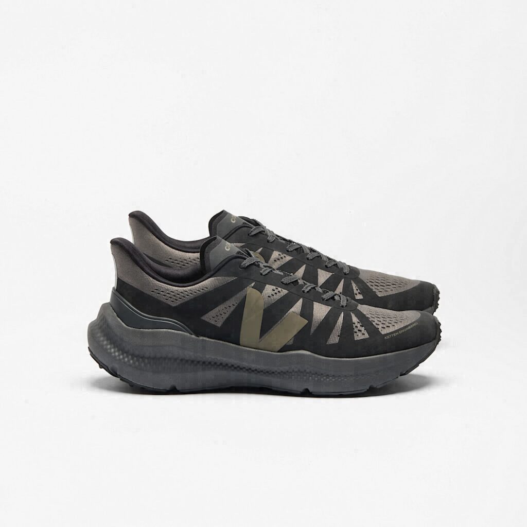 Condor 3 Advanced Engineered-Mesh Stone Black Grafite