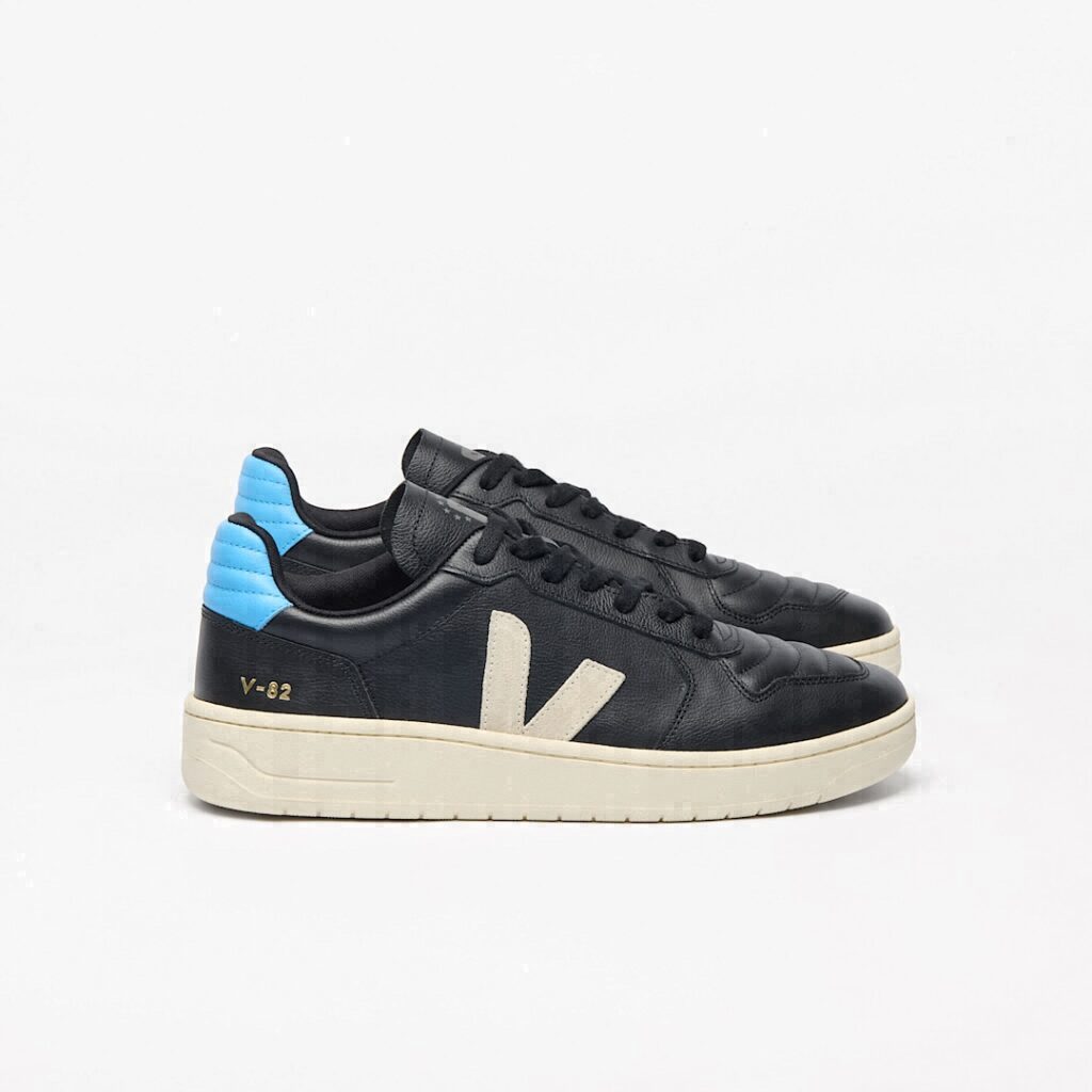 V-82 II Grained Leather Black Pierre Aqua