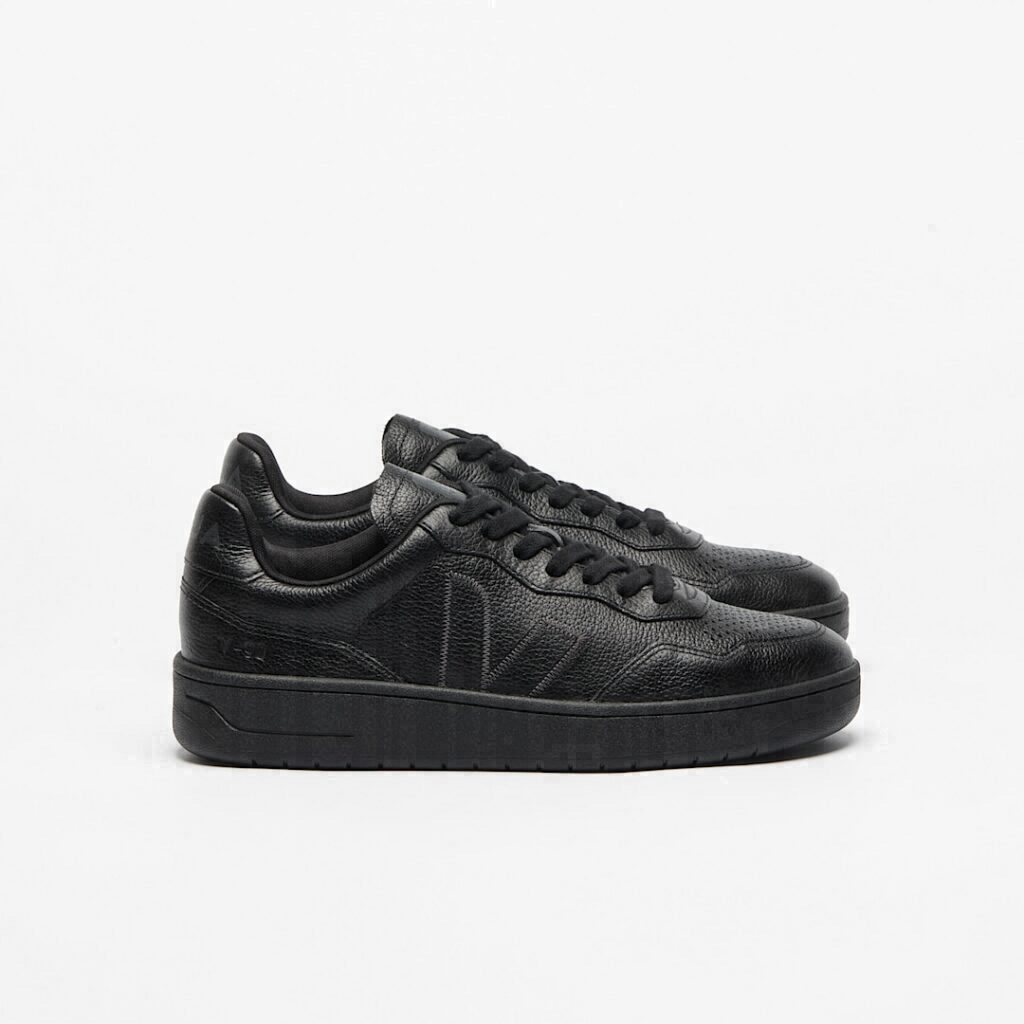 V-90 Grained Oiled Leather Full Black